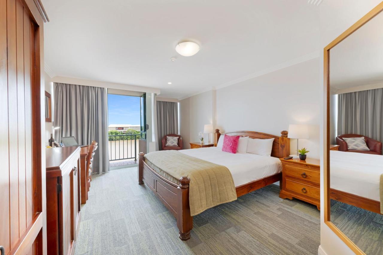 Burnett Riverside Hotel Бундаберг Номер фото